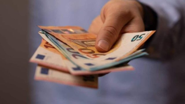 Συντάξεις Μαΐου: Νωρίτερα οι πληρωμές – Οι τελικές ημερομηνίες