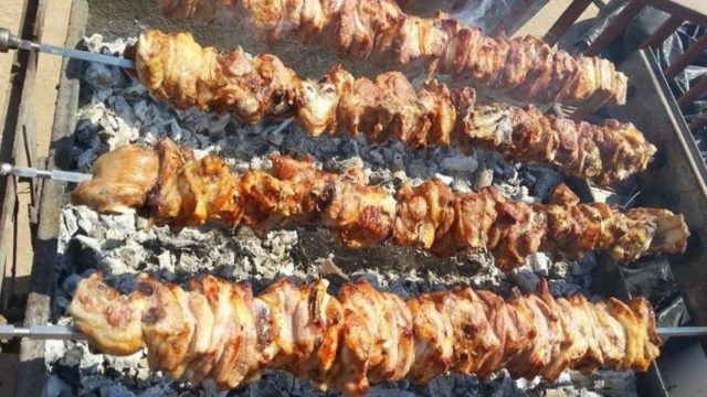 Αρνί από “χρυσάφι”: Πόσο θα κοστίσει το πασχαλινό τραπέζι φέτος – Ποια θα είναι η στήριξη του κράτους