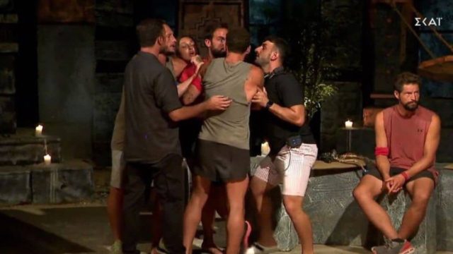 Survivor 5: O πραγματικός λόγος για το ξύλο – Τα κομμένα πλάνα που δεν έδειξε ο ΣΚΑΪ (Vid)