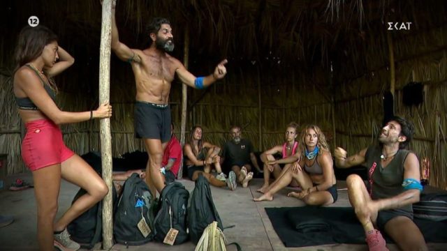 Survivor trailer 10/4: «Επιτέθηκαν» στον Κωνσταντίνο Εμμανουήλ – Χαμός στην καλύβα των μπλε (Video)