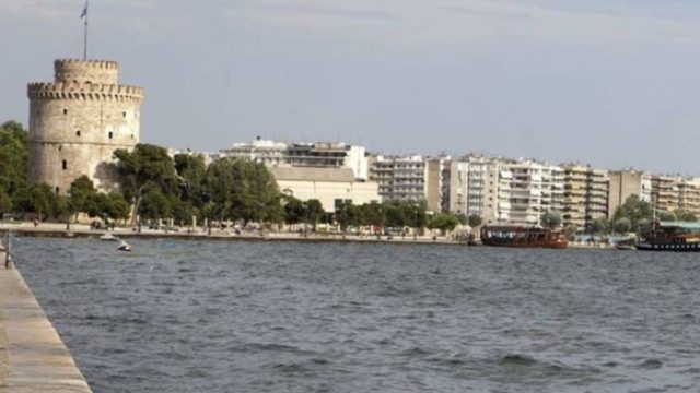 Θεσσαλονίκη: Ο άνεμος παρέσυρε 4χρονο κοριτσάκι και το πέταξε στον Θερμαϊκό