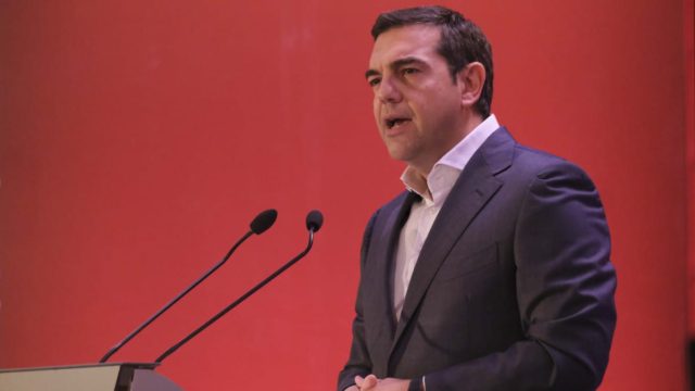 Συνέδριο ΣΥΡΙΖΑ: Ισχυρό μήνυμα Τσίπρα για πολιτική αλλαγή – Οι 6 δεσμεύσεις του