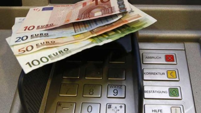 ΕΦΚΑ – ΟΑΕΔ: Ποιοι παίρνουν πρόωρο Δώρο Πάσχα την ερχόμενη Πέμπτη (14/4)