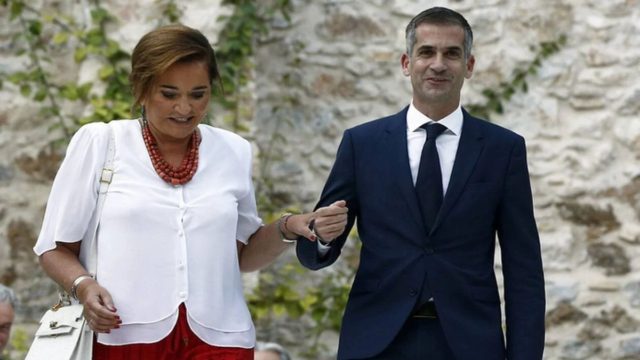 Δύσκολες ώρες για την Ντόρα Μπακογιάννη – Στο πλευρό της ο Κώστας Μπακογιάννης