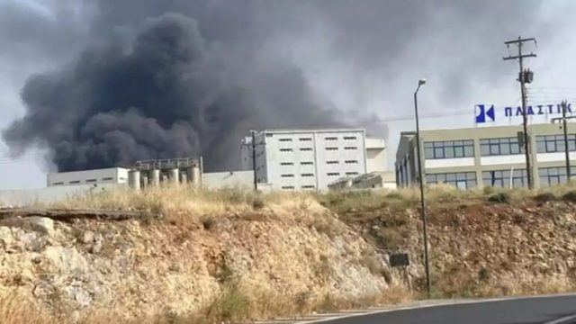 Συναγερμός στην Κρήτη: Φωτιά στη Βιομηχανική Περιοχή του Ηρακλείου – Στο σημείο ακούγονται εκρήξεις (video)