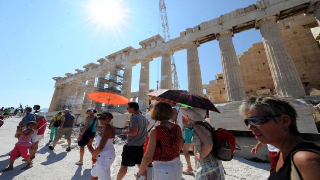 «Τουρισμός για όλους»: Διακοπές με free pass από τις 5 Ιουλίου – Έτσι θα πάρετε τα 150 ευρώ (video)