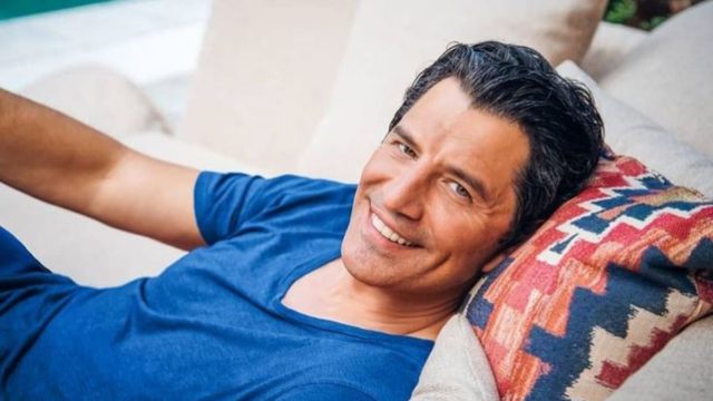 Ερωτιάρης ο Σάκης Ρουβάς: Αυτό είναι το πιο περίεργο μέρος που έχει κάνει σεξ (Video)