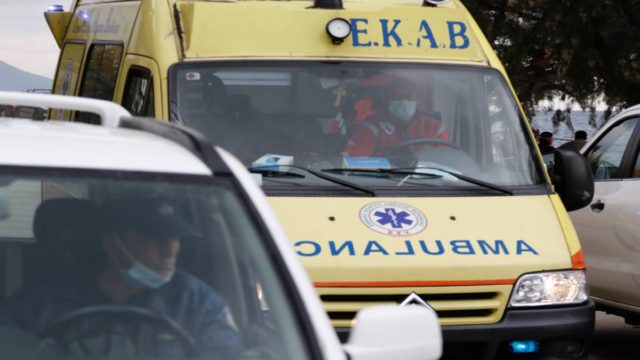Λάρισα: Άναυδοι οι διασώστες του ΕΚΑΒ – Τι ζήτησε τραυματίας οδηγός μηχανής μετά από τροχαίο