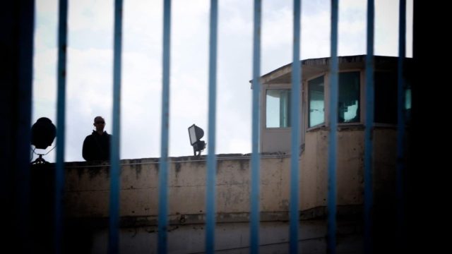 Συναγερμός στις φυλακές Κορυδαλλού: Άγρια συμπλοκή μεταξύ κρατουμένων – Έκοψαν το δάχτυλο τροφίμου