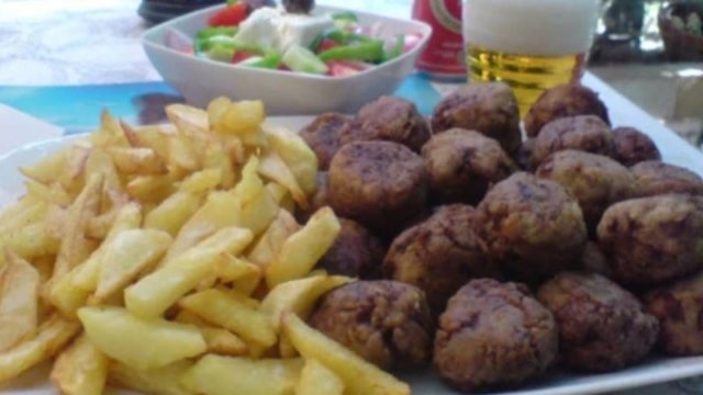 Τα κεφτεδάκια της γιαγιάς, που μοσχομυρίζουν σε όλη τη γειτονιά