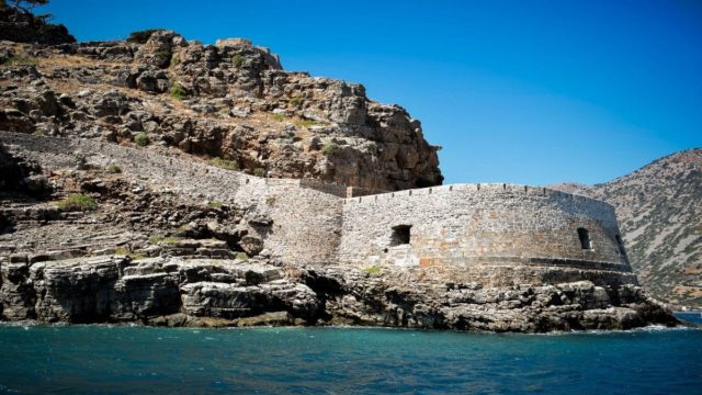 Συγκλονιστική μαρτυρία ανθρώπου που νόσησε από λέπρα: «Γεννήθηκα στο νησί της Σπιναλόγκας» (video)