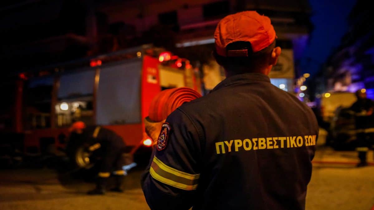 Σοκ στον Βόλο: Γυναίκα κοιμόταν όταν το στρώμα άρχισε να φλέγεται