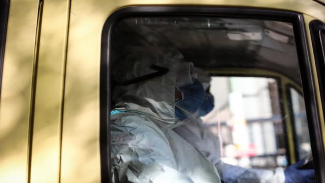 Κορωνοϊός: Νέα ενθαρρυντική μείωση σε θανάτους και διασωληνωμένους – Που κυμαίνονται τα κρούσματα