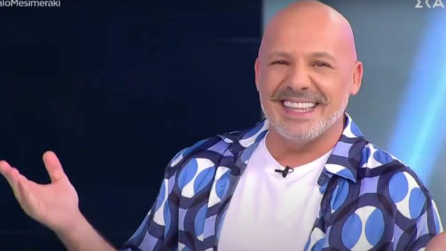 Δεν φαίνεται η ηλικία του: Ο Νίκος Μουτσινάς είναι άνω των…
