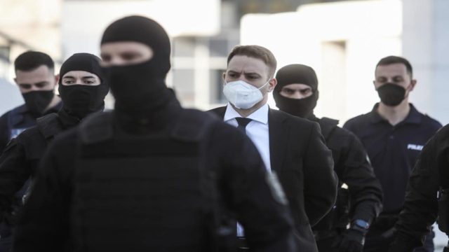 Γλυκά Νερά – Πάντα προκλητικός και… θλιμμένος ο Μπάμπης Αναγνωστόπουλος: «Δεν με ενδιαφέρει η καριέρα μου, αλλά…» (video)
