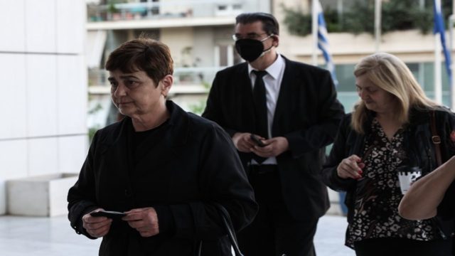 Δίκη Τοπαλούδη: Ξέσπασε η τραγική μητέρα και ζητά συνάντηση με Μητσοτάκη – «Ποινή-χάδι τα 16 χρόνια» (video)