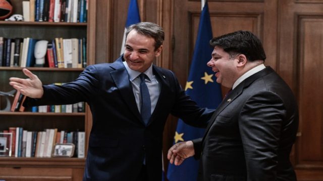 Συνάντηση Μητσοτάκη με τον νέο πρέσβη των ΗΠΑ – Ομιλία στη Βουλή για την ελληνοαμερικανική αμυντική συμφωνία (photos)