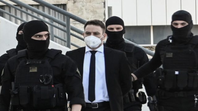 Προκλητική και ειρωνική απάντηση Μπάμπη Αναγνωστόπουλου στον πατέρα της Καρολάιν: «Σεβαστές οι απόψεις του…» (video)