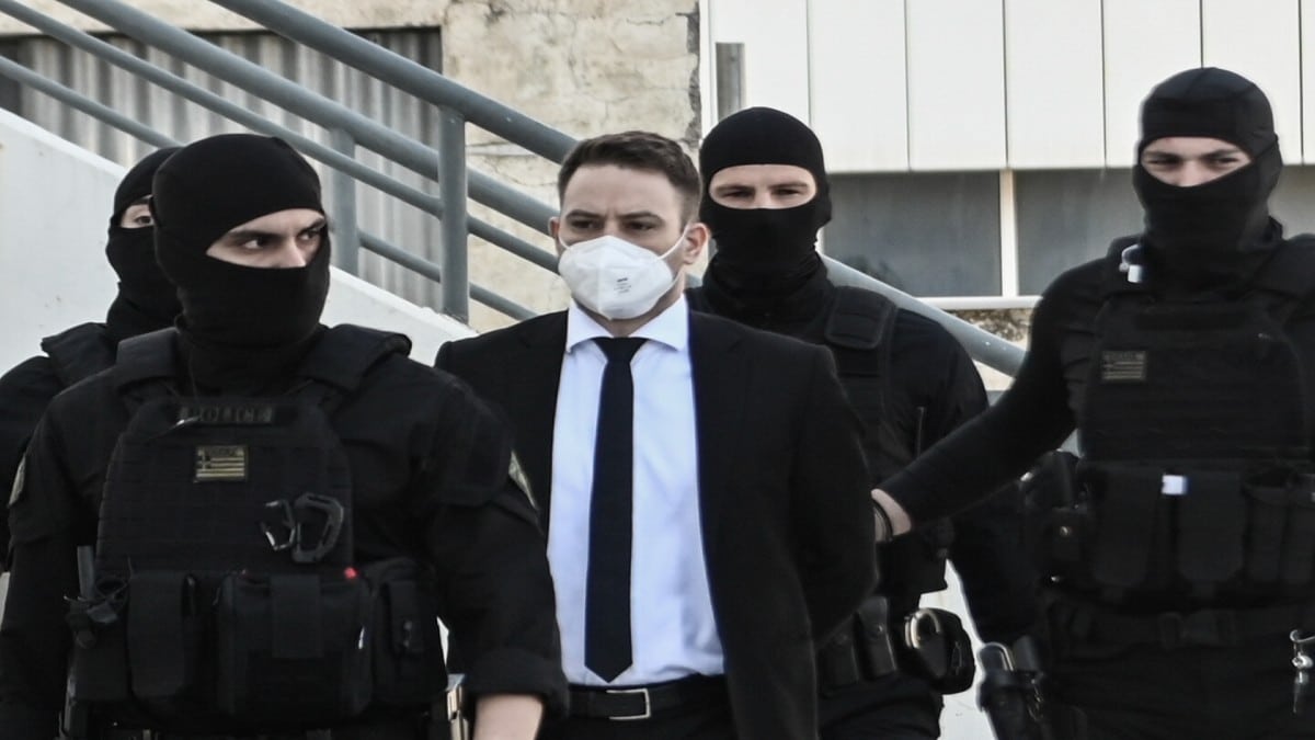 Προκλητική και ειρωνική απάντηση Μπάμπη Αναγνωστόπουλου στον πατέρα της Καρολάιν: «Σεβαστές οι απόψεις του…» (video)