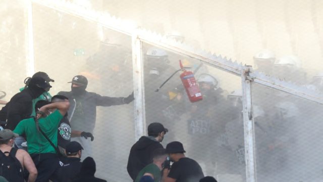 Παναθηναϊκός: Σοκ με γνωστό οπαδό του «Τριφυλλιού» – Τραυματίστηκε από έκρηξη κροτίδας στον τελικό Κυπέλλου και του έκοψαν τα δάχτυλα (photo)
