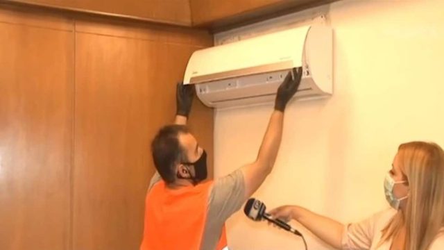 Πέντε λεπτάκια και τα έκανες… λαμπίκο: Έτσι θα καθαρίσετε εύκολα και γρήγορα τα φίλτρα του κλιματιστικού σας!