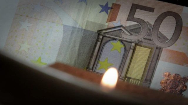 Κατώτατος μισθός: Κάθε πότε θα γίνεται αύξηση – Τι ανακοινώθηκε από το Υπουργείο Εργασίας;