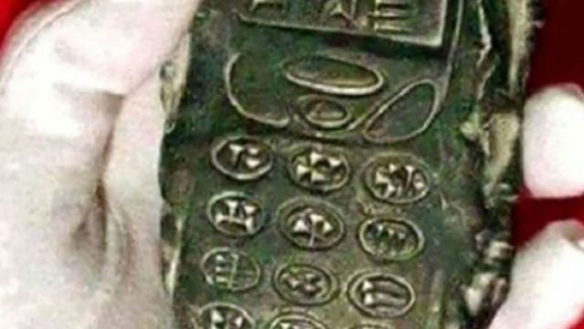 Έθαψαν την γιαγιά τους μαζί με το κινητό της στον τάφο πριν 5 χρόνια: Μέχρι που συνέβη το… απίθανο!