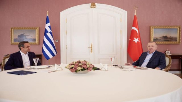 Προκλητικός ξανά ο Ερντογάν: Νέα “βέλη” σε Μητσοτάκη – “Όσους μας βλέπουν ως εχθρό…” (video)