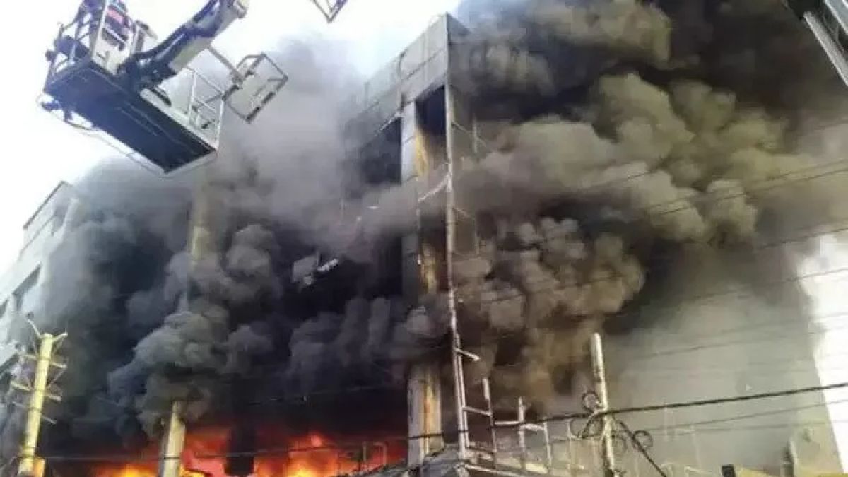 Τραγωδία στην Ινδία: 27 νεκροί από πυρκαγιά σε κτίριο γραφείων στο Νέο Δελχί
