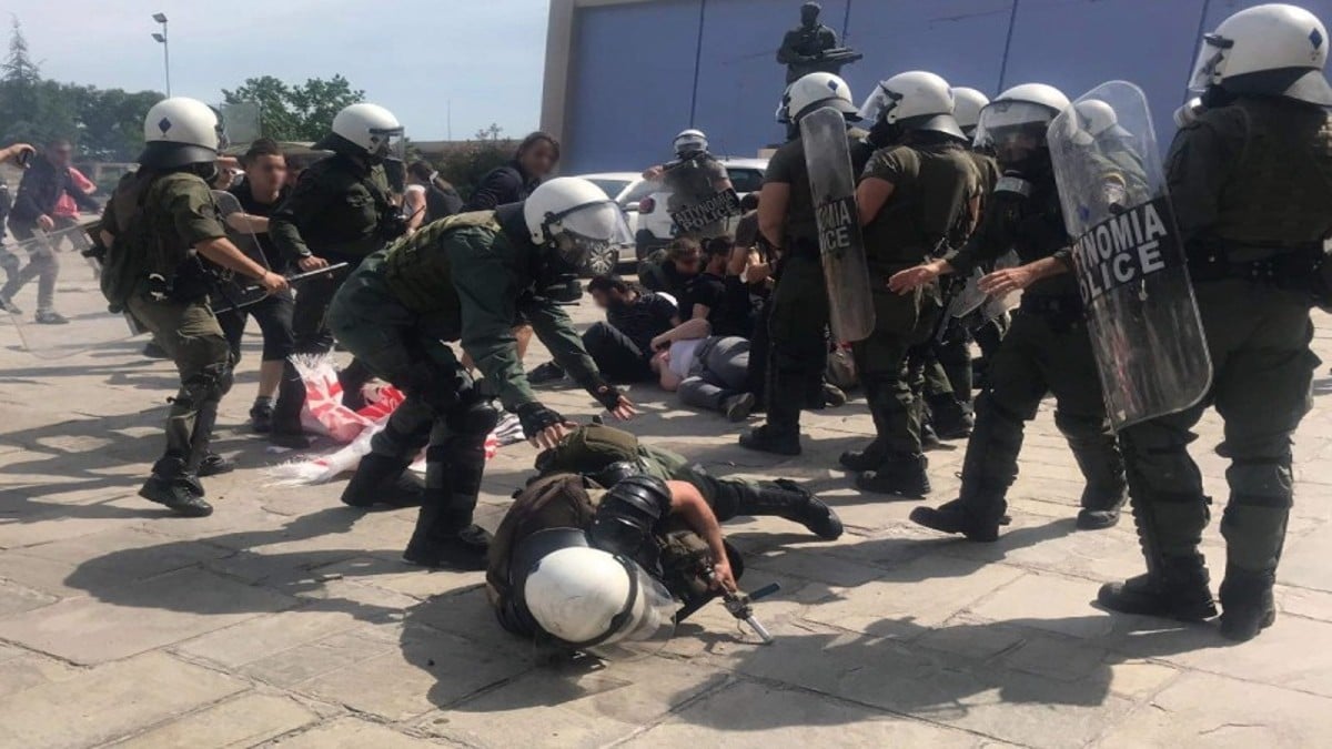 Θεσσαλονίκη: Στον Εισαγγελέα οι δύο συλληφθέντες από τα χθεσινά (10/5) επεισόδια στο ΑΠΘ (video)