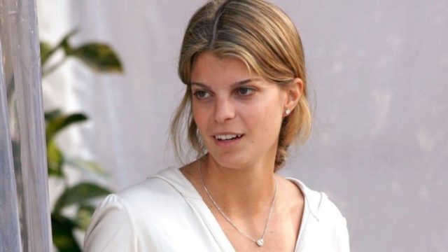 Ένα ανάκτορο σε δύο οικόπεδα με αίθουσα σινεμά και δωμάτιο πανικού: Το χαώδες σπίτι που πούλησε η Αθηνά Ωνάση για κάτω από 2 εκατ. ευρώ