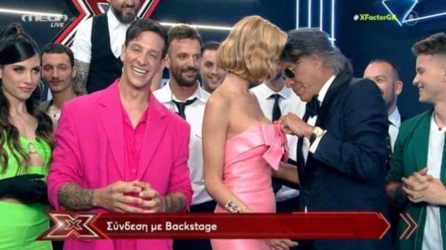 Σάλος στο MEGA! Ο Ψινάκης κατέβασε live στο X-Factor το φόρεμα της Λιόλιου (ΒΙΝΤΕΟ)