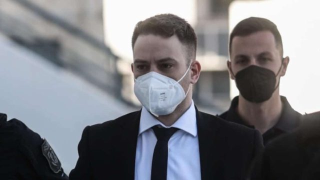 «Να σαπίσεις στη φυλακή παλιομ@λ@κ@» – Κύμα οργής στο Twitter μετά την απολογία του Μπάμπη Αναγνωστόπουλου