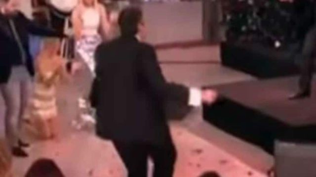 Όταν ο Γιώργος Λιάγκας είχε ντέρτια: Το μερακλίδικο ζεϊμπέκικο που «έριξε» στα πατώματα τη Φαίη Σκορδά (Video)