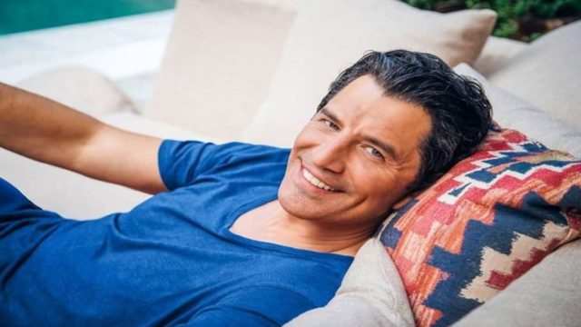 Αυτός είναι ο κρυφός αδερφός του Σάκη Ρουβά που ελάχιστοι γνωρίζουν