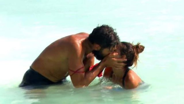 Survivor 5: Έτοιμοι για το επόμενο βήμα Σπύρος και Βρισηίδα – Τα φιλιά μέσα στη θάλασσα!