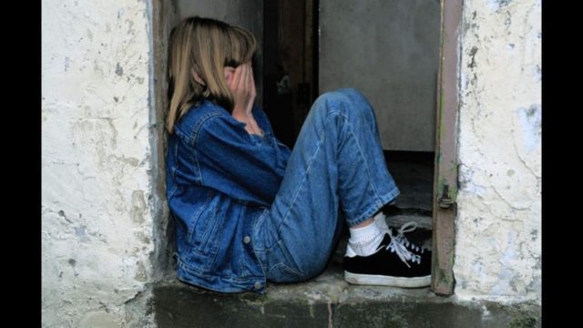 Συναγερμός για τους γονείς: Το νέο επικίνδυνο «παιχνίδι θανάτου» εφήβων στον Βόλο (video)