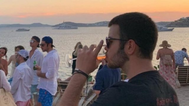 «Κορμάρα» έχτισε ο Άγγελος Λάτσιος: Οι νέες εικόνες από την Άνδρο και τα κολακευτικά σχόλια (photos)