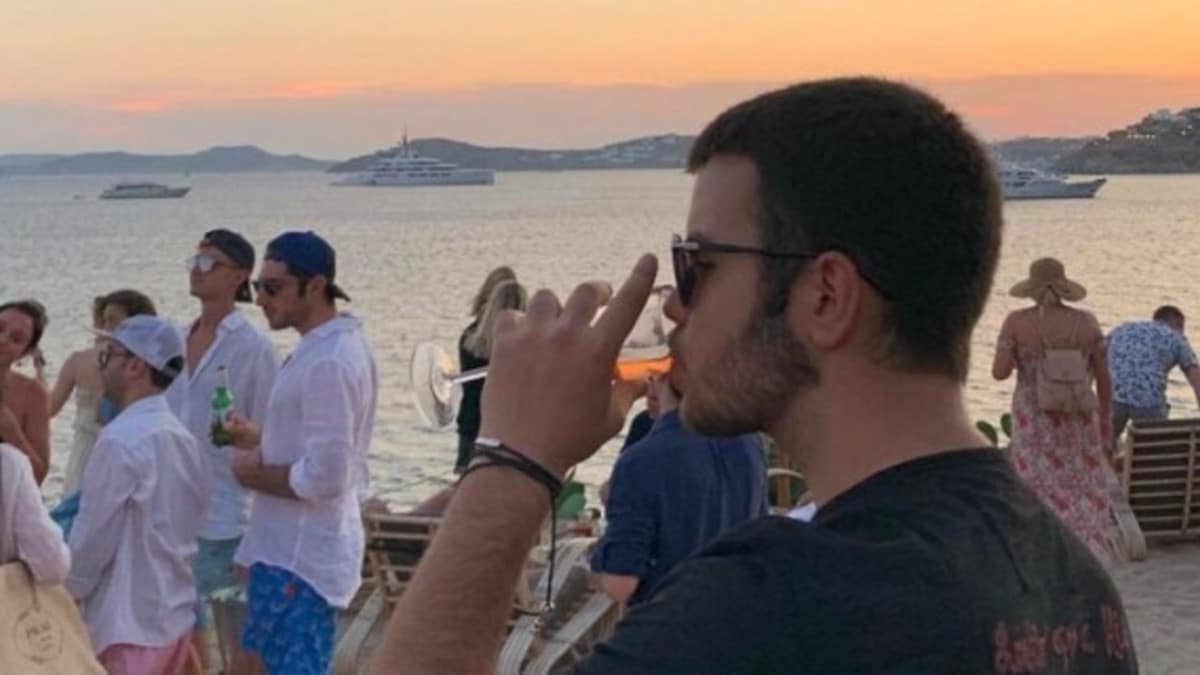 «Κορμάρα» έχτισε ο Άγγελος Λάτσιος: Οι νέες εικόνες από την Άνδρο και τα κολακευτικά σχόλια (photos)