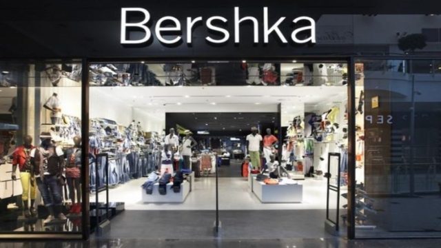 Πρώτο ραντεβού; 2 + 1 φορέματα από το Bershka που θα τον εντυπωσιάσουν