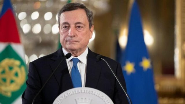 Πόλεμος στην Ουκρανία – Μάριο Ντράγκι: «Να τηλεφωνήσει στον Πούτιν ο Μπάιντεν»
