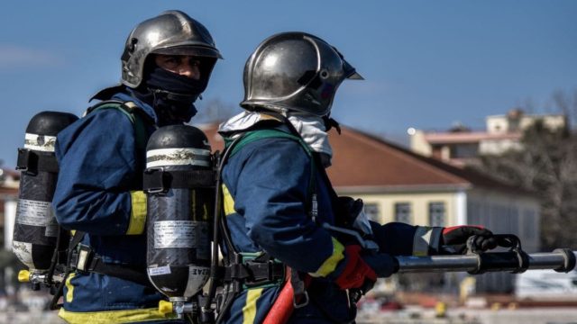 Φωτιά σε διαμέρισμα στα Πετράλωνα – Συναγερμός στην πυροσβεστική
