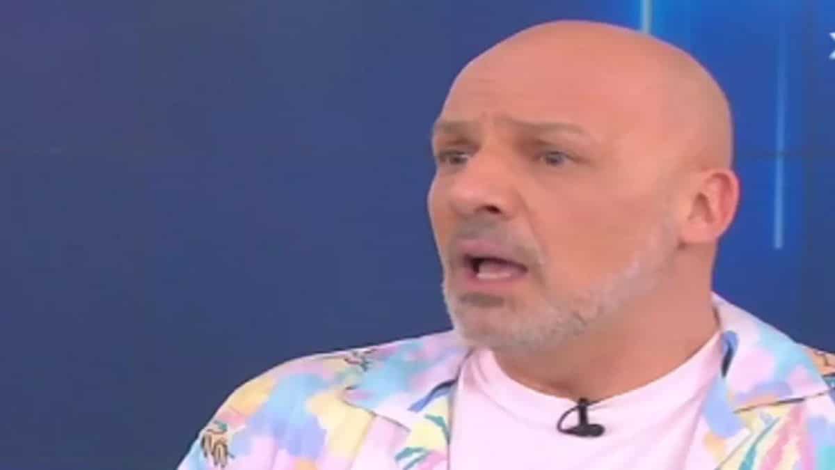 Μπάχαλο στο “Καλό Μεσημεράκι” – Άναυδος ο Νίκος Μουτσινάς
