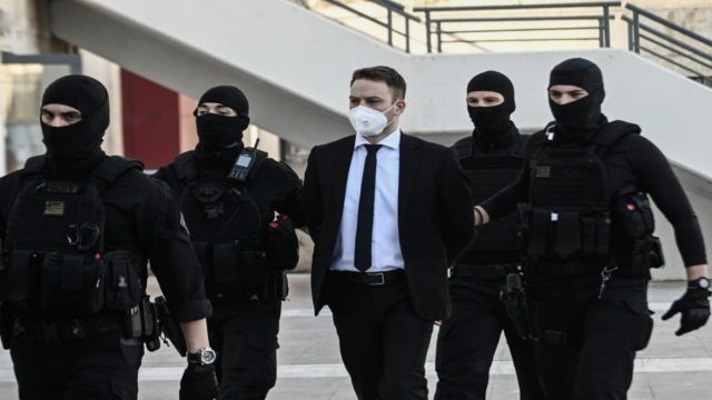 Έγκλημα στα Γλυκά Νερά: Την ενοχή του Μπάμπη Αναγνωστόπουλου ζήτησε η εισαγγελέας – «Κοίμησε το παιδί και ανέβηκε να σκοτώσει» (Video)