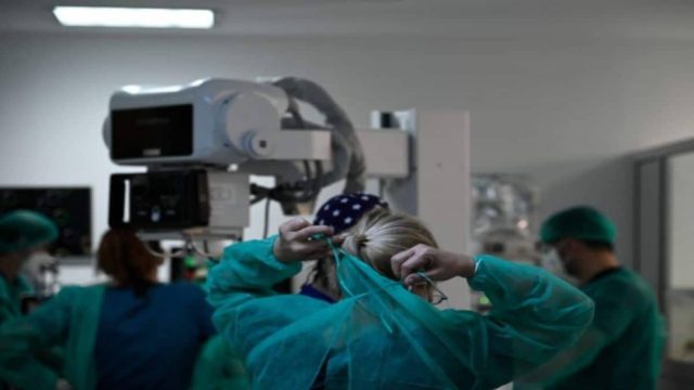 Ευλογιά των πιθήκων: Ποιοι θα εμβολιαστούν – Τι θα ισχύει με τις στενές επαφές των κρουσμάτων