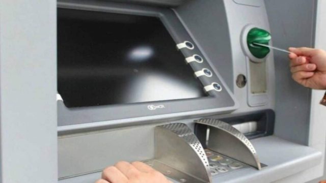Οριστικό τέλος για τις κάρτες: Με αυτόν τον τρόπο θα σηκώνουμε λεφτά από το ΑΤΜ
