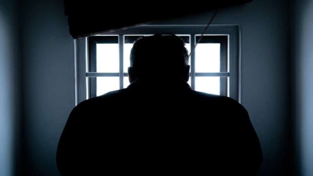 Συναγερμός στον Βόλο: Βγήκε από την φυλακή και απειλεί ότι θα κάψει ζωντανούς την πρώην σύζυγο και τα πεθερικά του