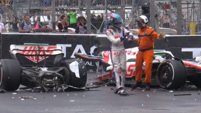 Formula 1: Παρ’ολίγον τραγωδία για τον Μικ Σουμάχερ – Το μονοθέσιό του κόπηκε στα δύο (video)