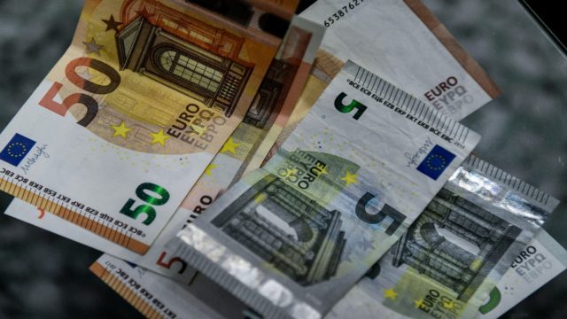 Φορολοταρία Απριλίου: Έγινε η κλήρωση! Δείτε αν κερδίσατε 50.000 ευρώ