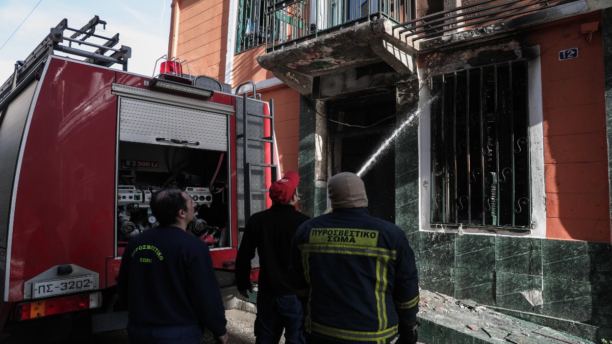 Φωτιά στο κέντρο της Αθήνας – Πληροφορίες για εγκλωβισμένους!